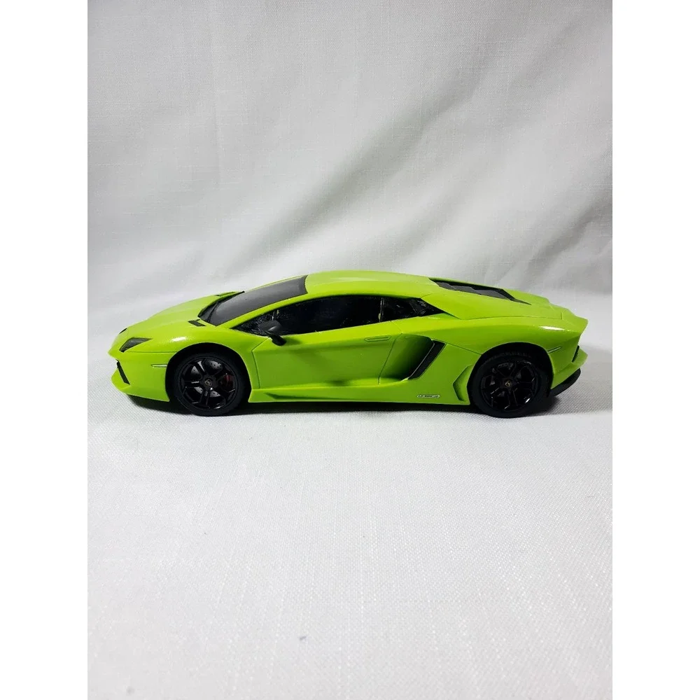 Licensed Lamborghini Aventador LP700-4 RC Green - NO REMOTE‎ - UNTESTED
